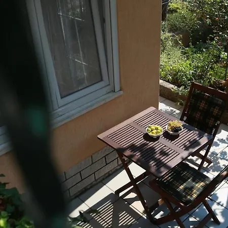 Lejlighed With A Garden View *