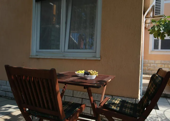 With A Garden View רייקה