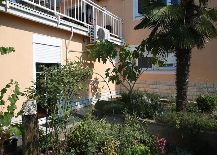 דירה With A Garden View *